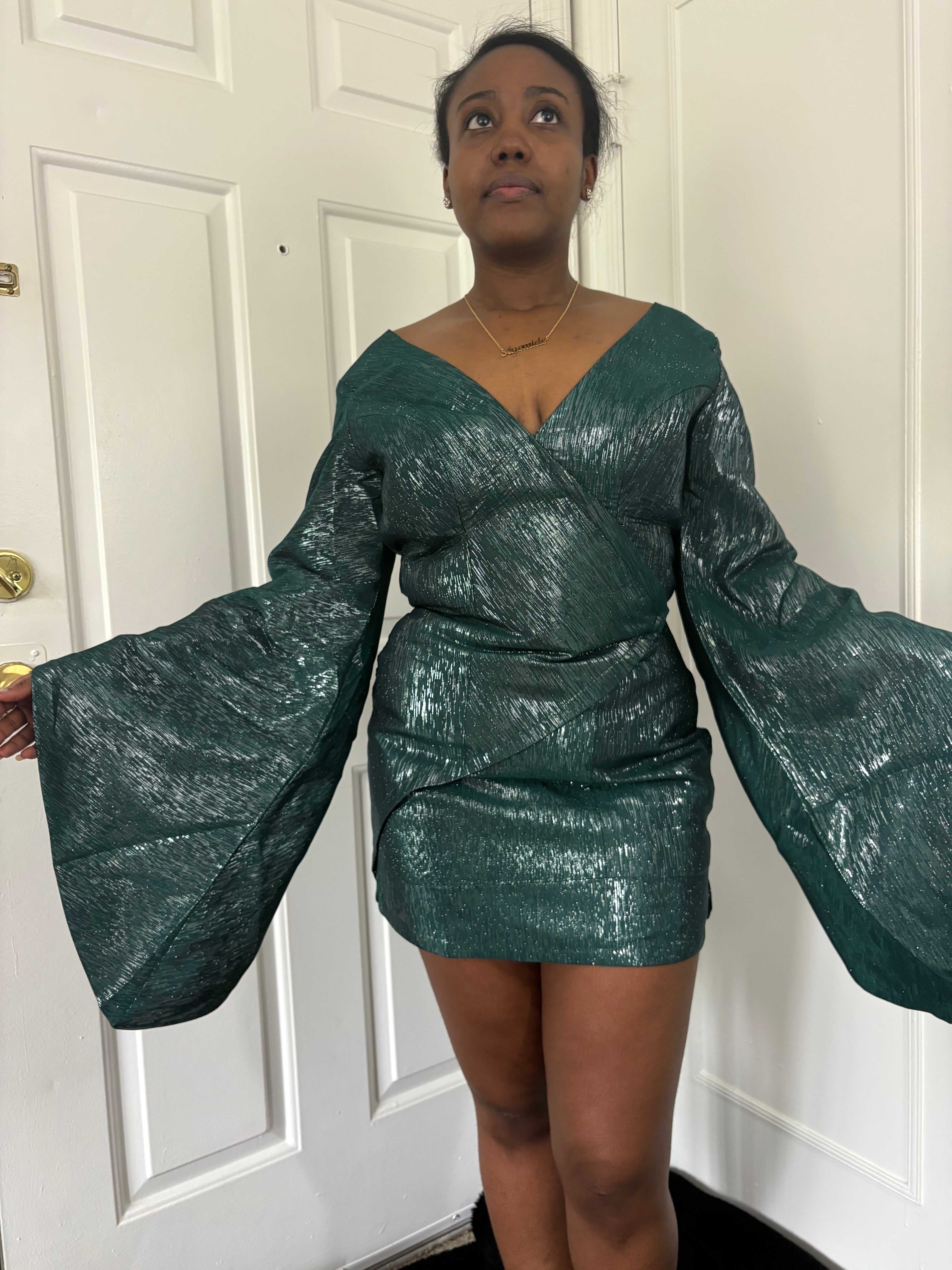 Ọ̀wúrọ̀ (Green Dress)