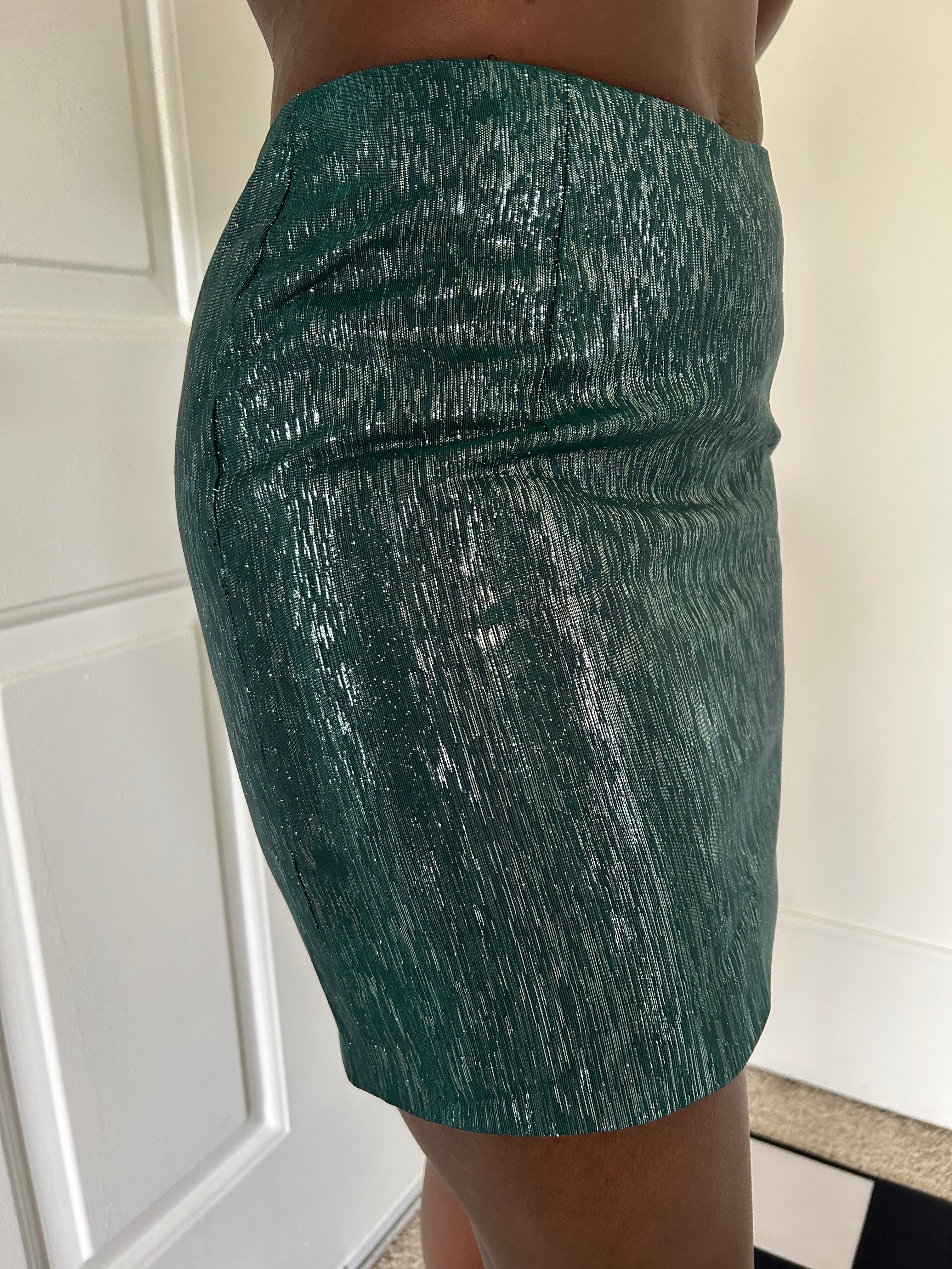 Ọ̀wúrọ̀ (Green Skirt)